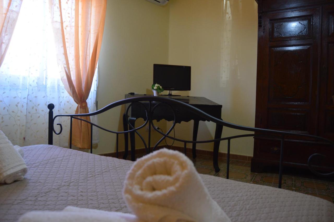 Bed and Breakfast Su Fassoi Càbras Esterno foto