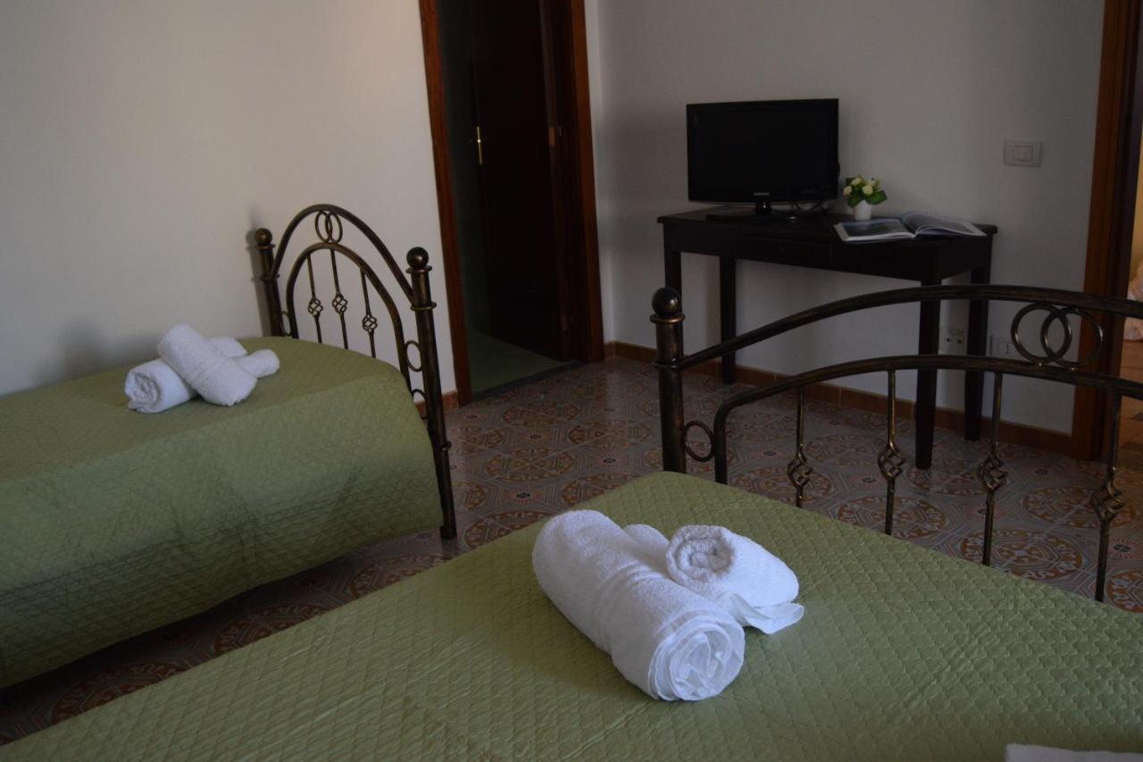Bed and Breakfast Su Fassoi Càbras Esterno foto